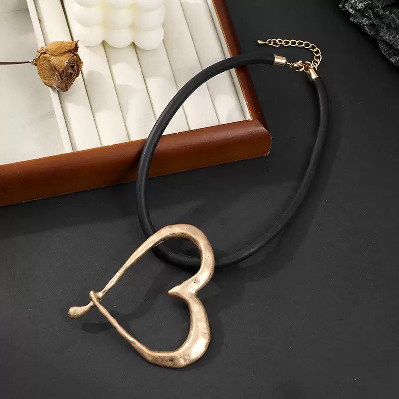 Gold heart necklace
