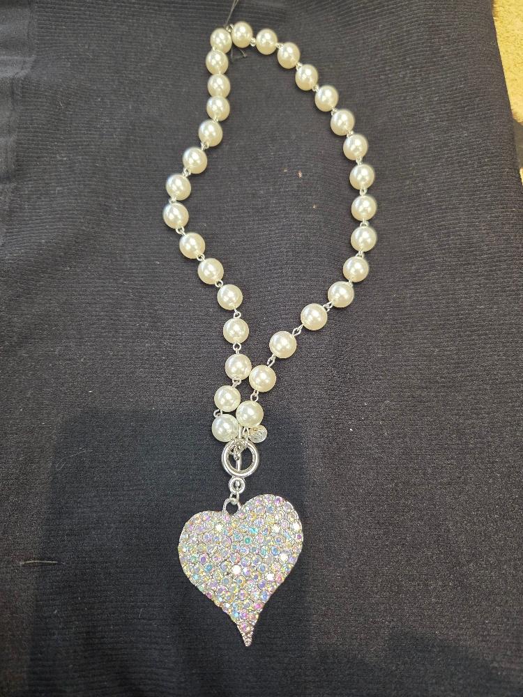 Heart and pearl necklace