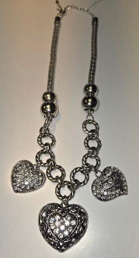 Heart trio necklace