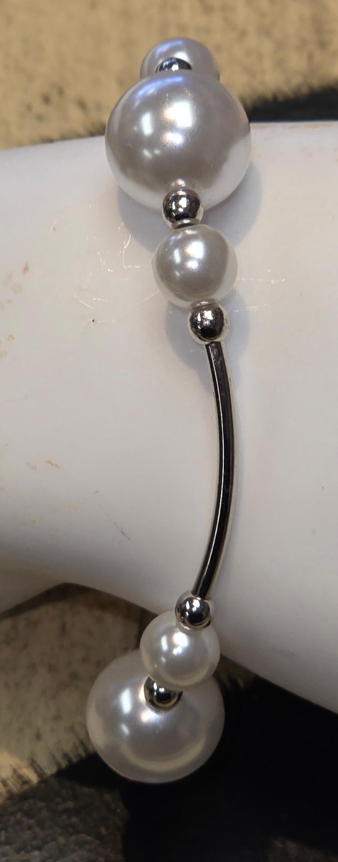 Silver and pearl bracelet