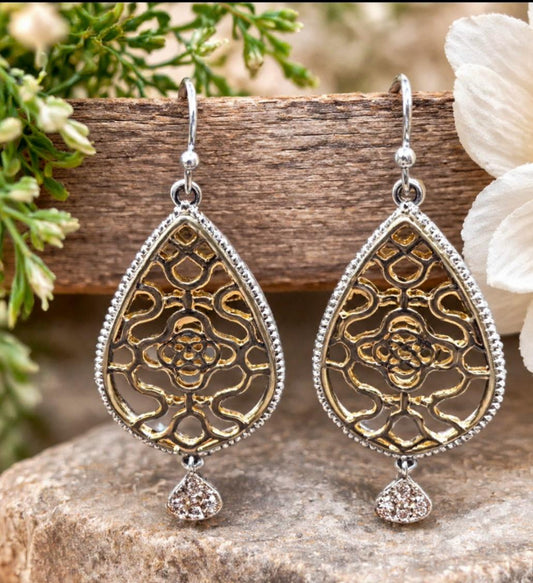 Gold and silver earring