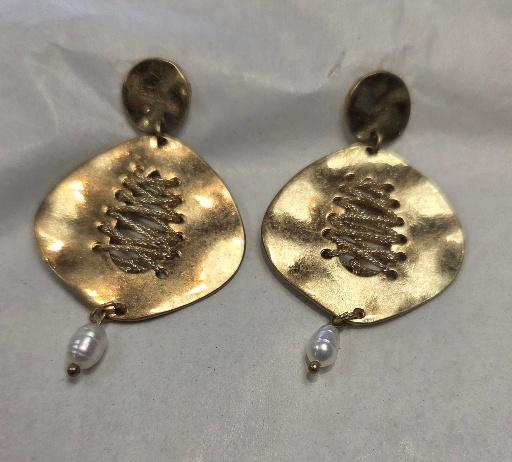 Gold earring