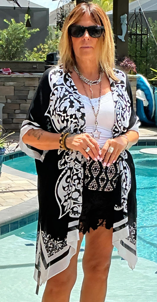 Black print kimono