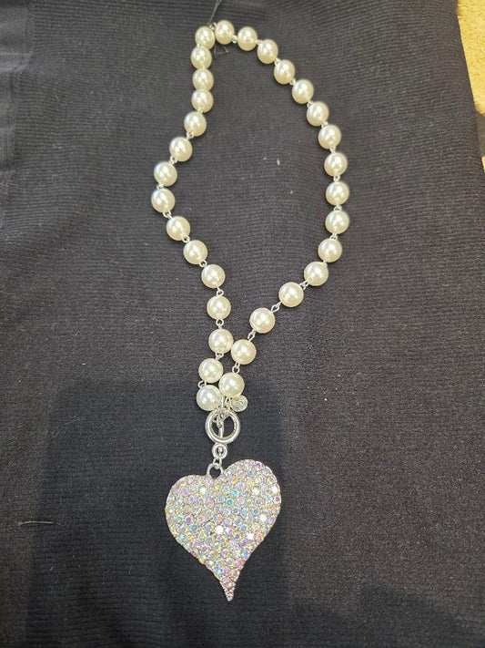 Heart and pearl necklace