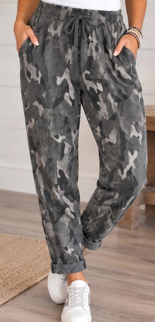 Olive star camo pant