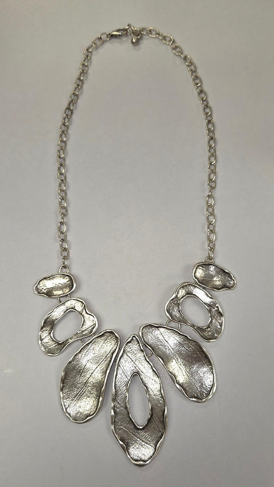 Open circle necklace
